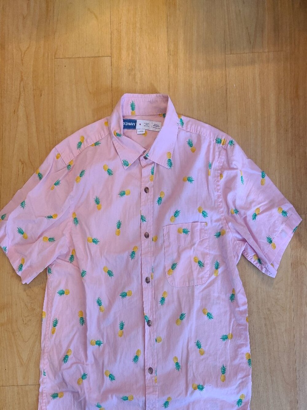 Old Navy Mens Shirt Medium Pink Pineapple Print Short Sleeve Button Down M Beach